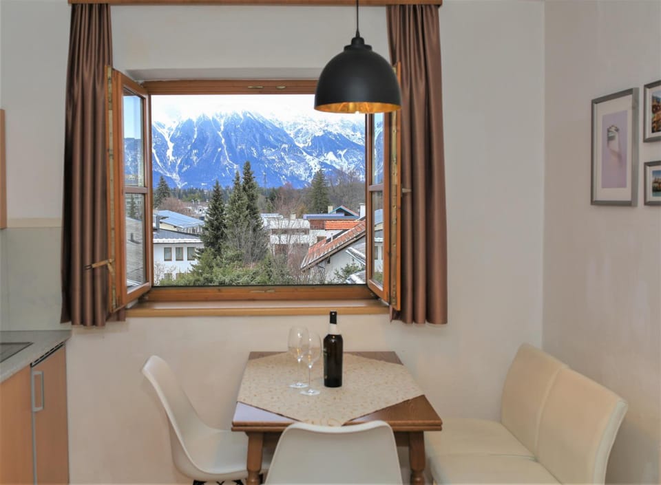 Hotel Sonnenhof - bed & breakfast & appartements Hotel in Innsbruck