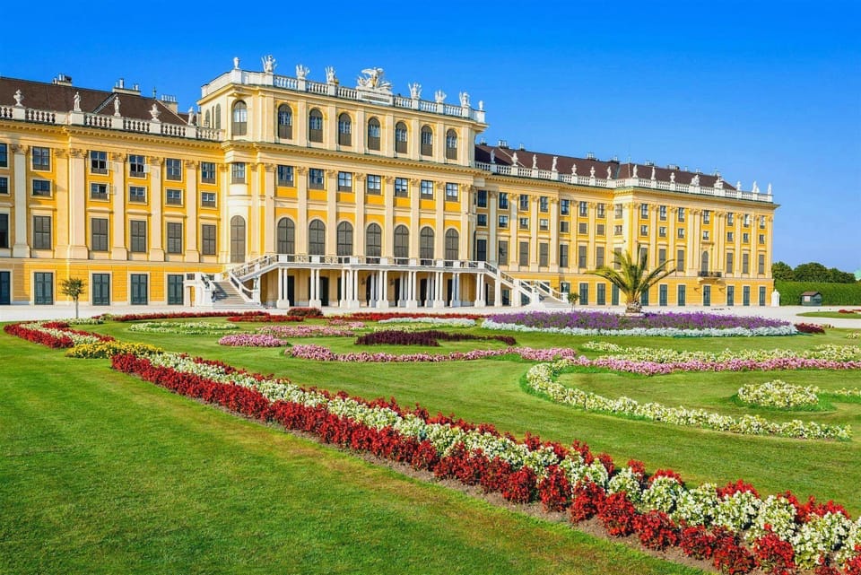 Pension Opera Suites I Self Check In I AC in all rooms Hotel in Vienna