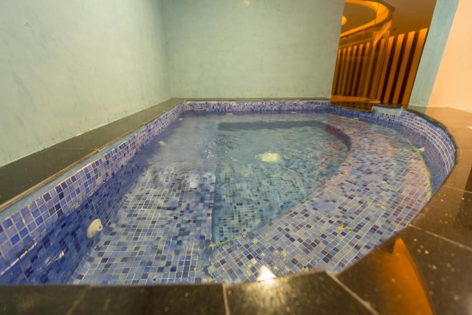Hot tub