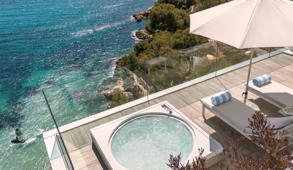 Hot tub