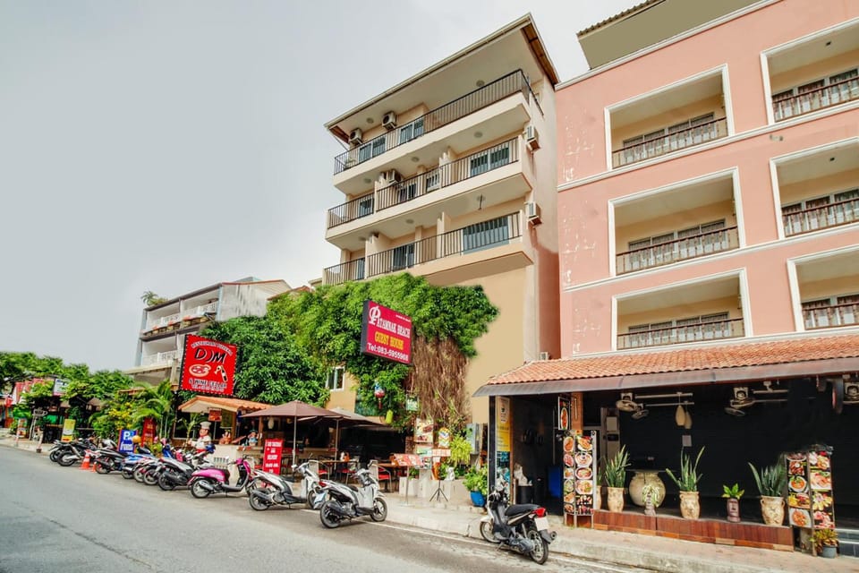 Pratamnak Hill Guest House Hotel in Pattaya City