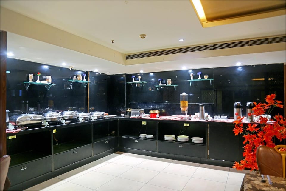 Hotel Hyderabad Grand Hotel in Hyderabad