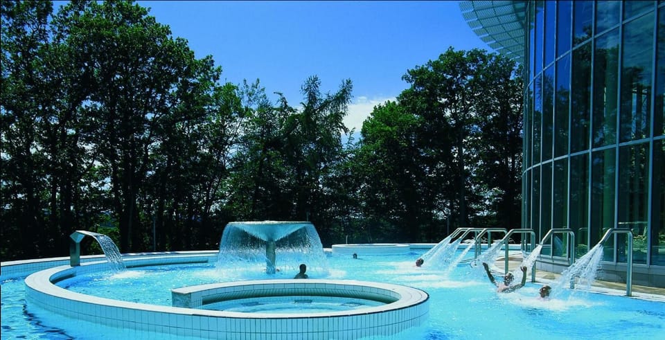 La Reine Hotel & Restaurant Hotel in Wallonia, Belgium