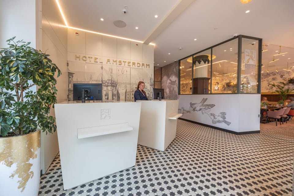 Hotel Amsterdam De Roode Leeuw Hotel in Amsterdam