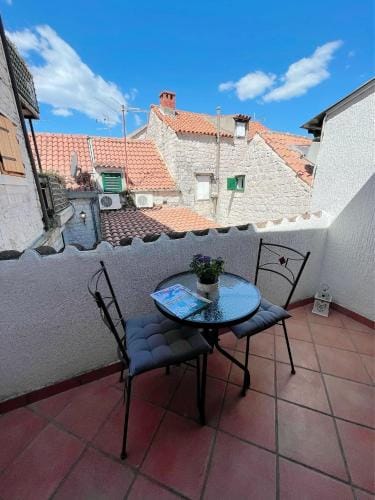 House Ivancic-free parking Hotel in Trogir