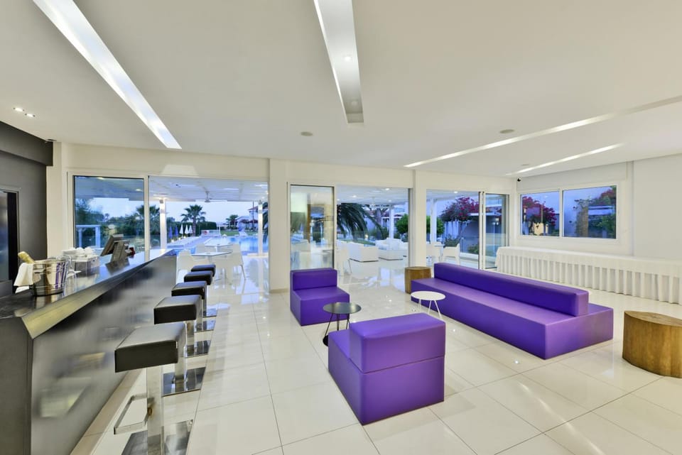 Bar/lounge