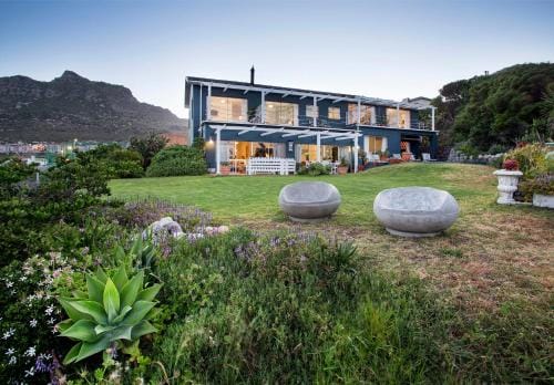 Poseidon Guest House Hotel in Cape Town