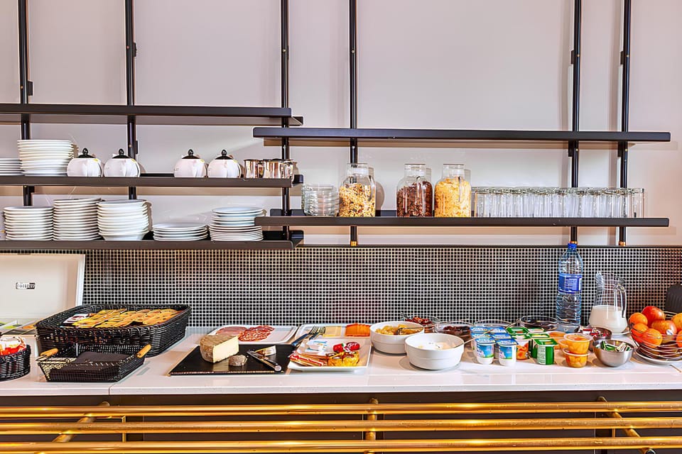 Grand Hotel de la Gare, Angers Hotel in Angers