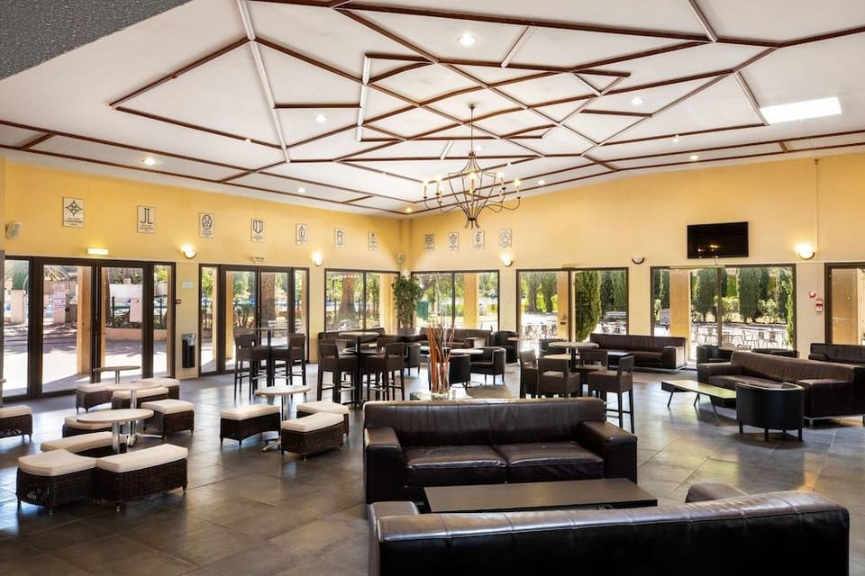 SOWELL RESIDENCES Les Mazets Resort in Arles