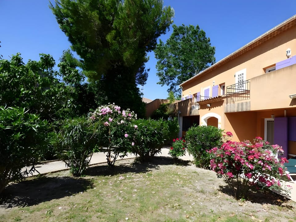 Appart'hotel Court'inn Suites Apartment hotel in Avignon