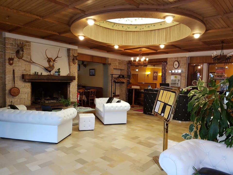 Logis Hotel Saint-Hubert Hotel in Centre-Val de Loire