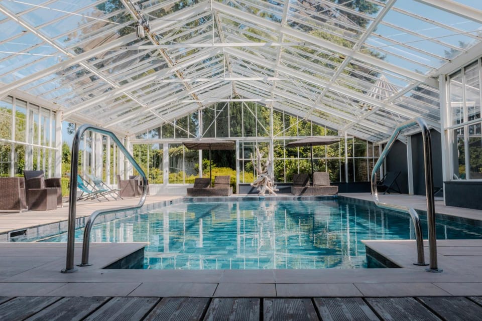 Grand Hotel "Chateau de Sully" - Piscine & Spa -Teritoria Hotel in Normandy
