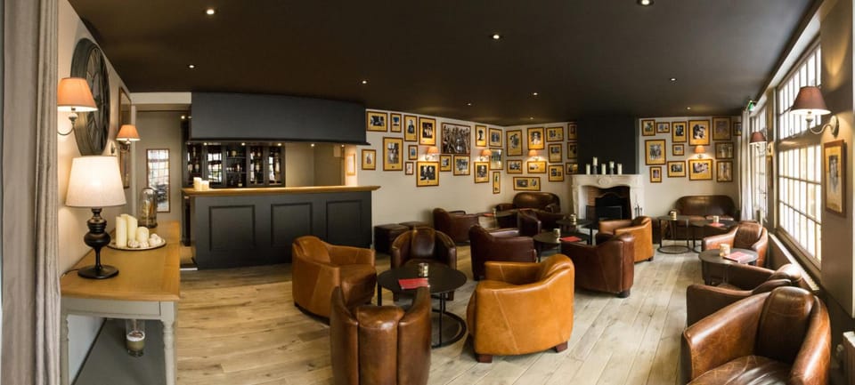 Hotel Le Lion D'Or et Restaurant La Table Du Lion Hotel in Bayeux