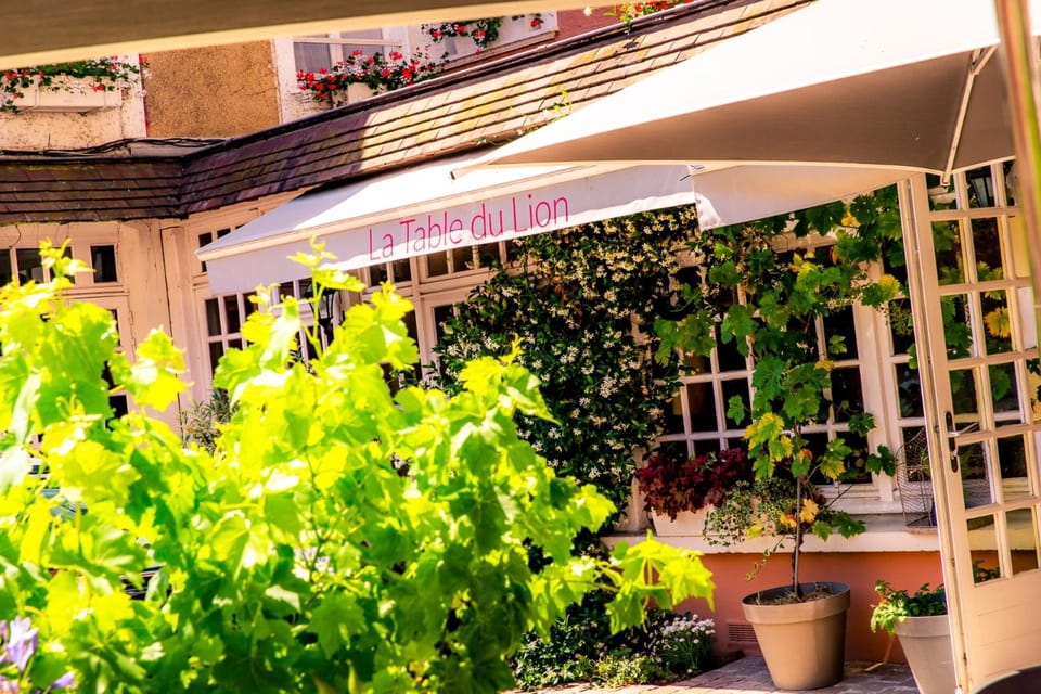 Hotel Le Lion D'Or et Restaurant La Table Du Lion Hotel in Bayeux