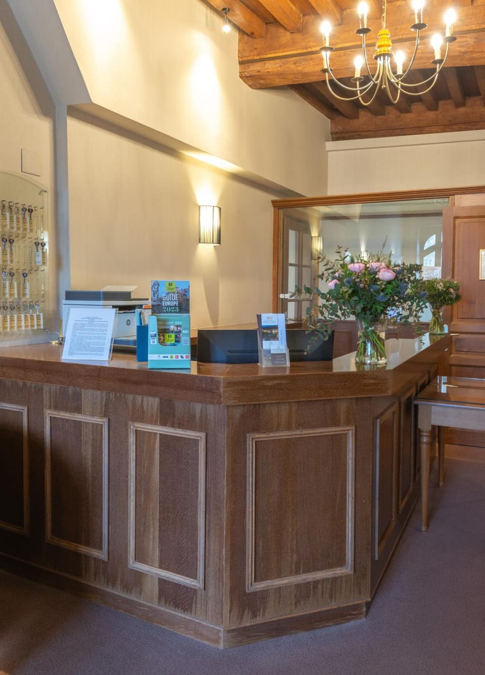 Logis Hotel de La Cloche Hotel in Beaune