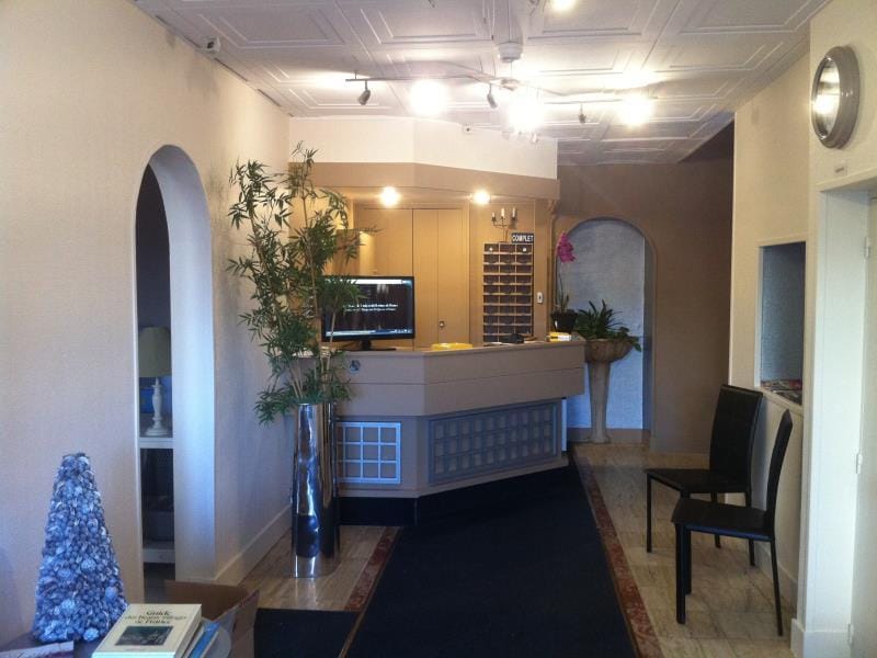 Logis Hotel Louise de Savoie Hotel in Blois
