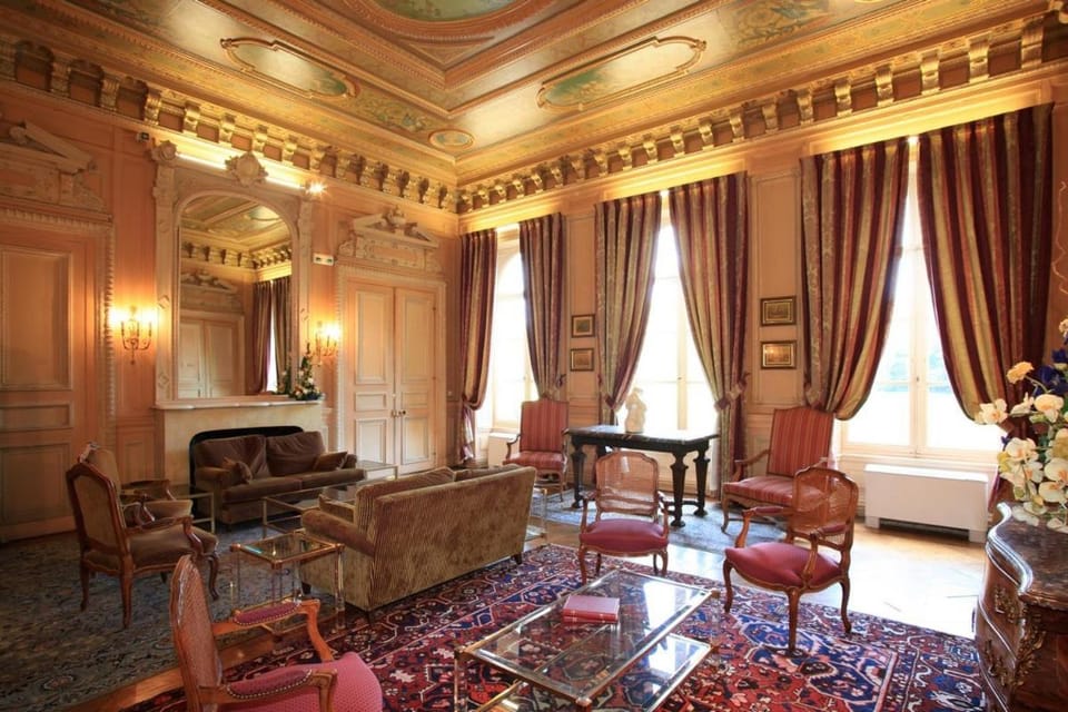 Chateau De La Motte Fenelon Hotel in Cambrai