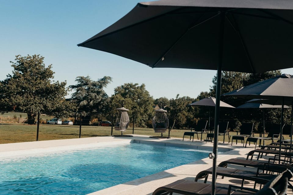 Hotel Le Chatellier - Piscine chauffee d'avril a octobre Hotel in Cancale