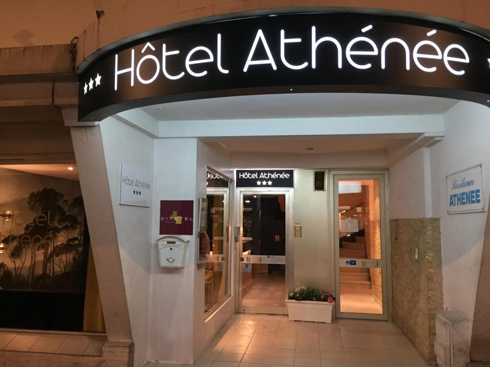 ATH hotel Athenee Hotel in Cannes