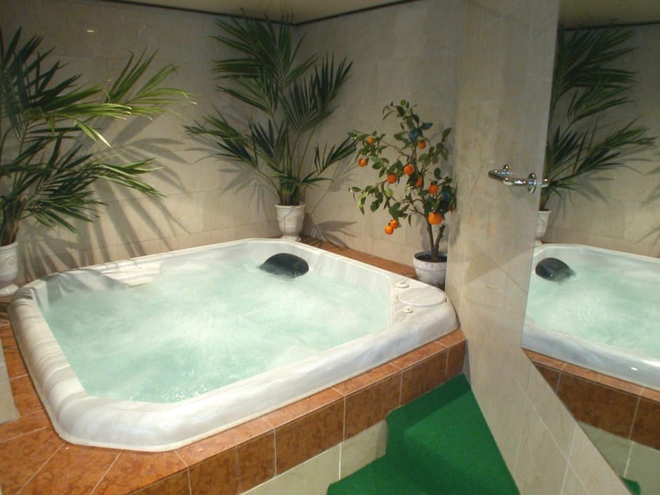 Hot tub