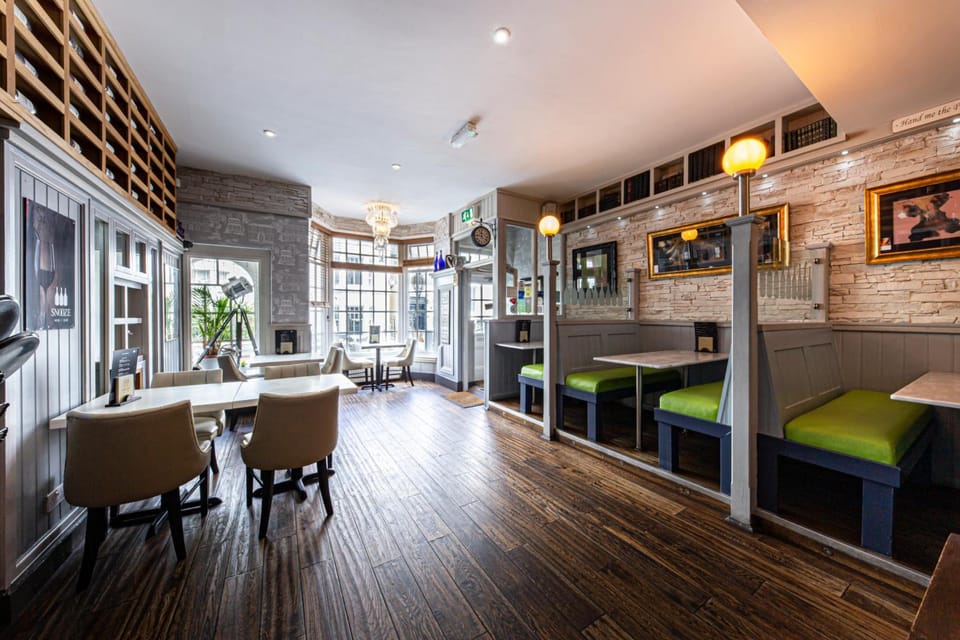 Snooze Hotel in Llandudno