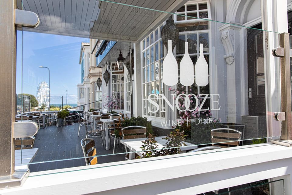 Snooze Hotel in Llandudno