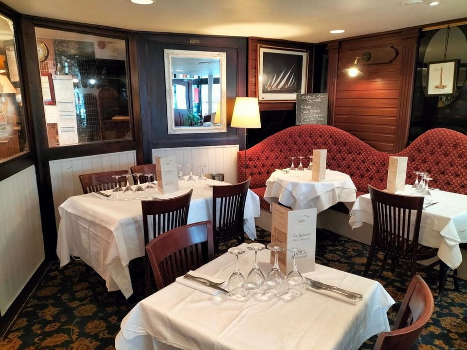 Logis HOTEL RESTAURANT La Regence Hotel in Normandy