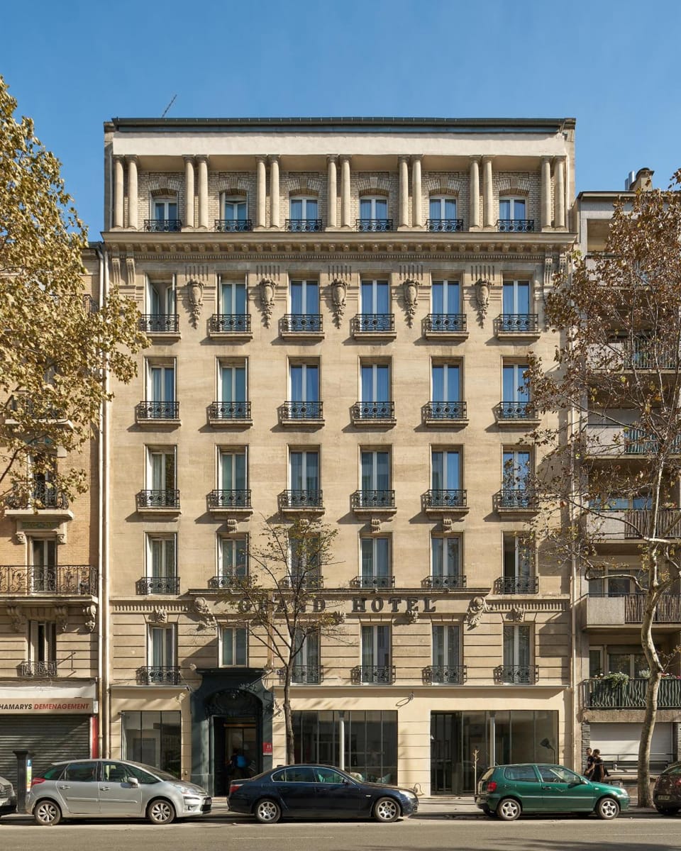 Grand Hotel Clichy Paris Hotel in Clichy