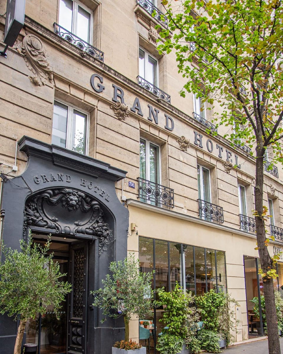 Grand Hotel Clichy Paris Hotel in Clichy