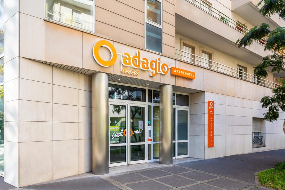 Adagio Access Defense Charras Aparthotel Hotel in Puteaux