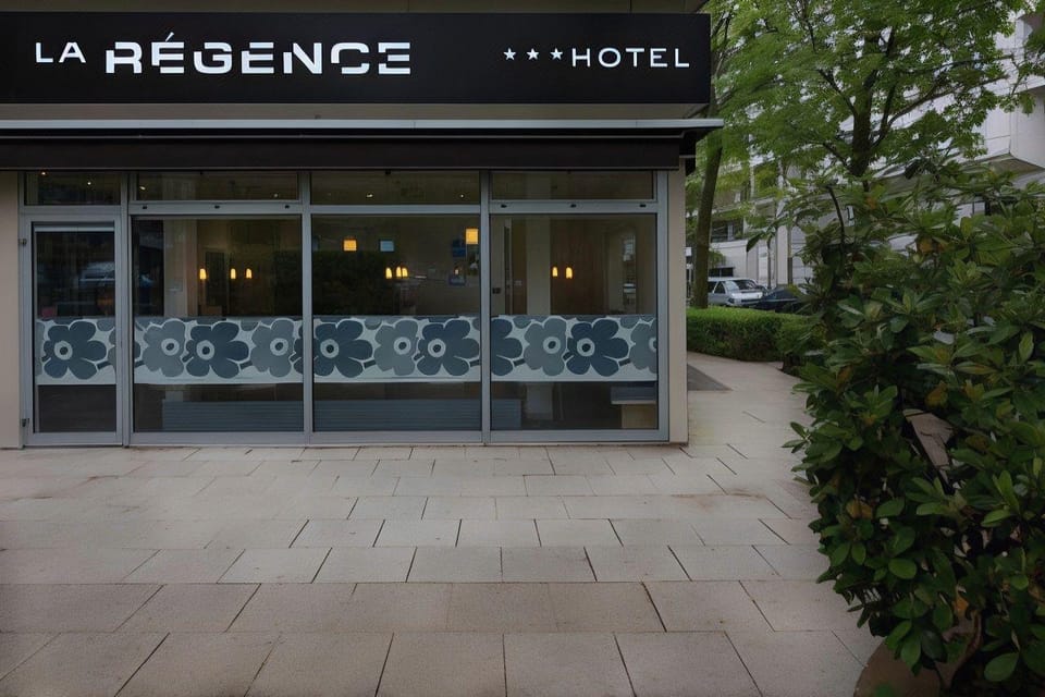 Hotel La Regence Hotel in Puteaux