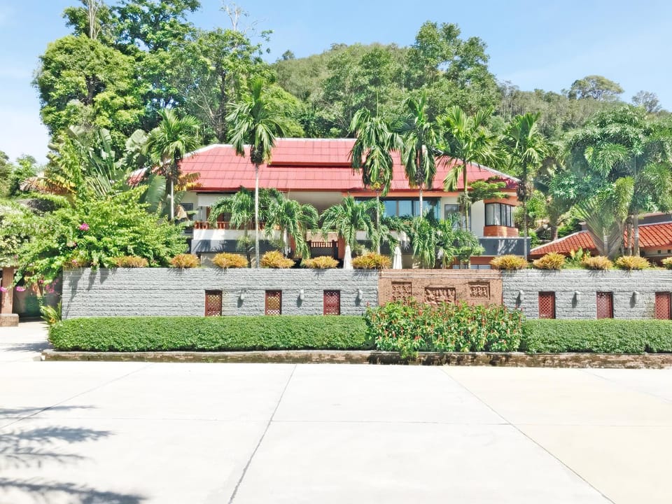 Royal Lee Resort and Spa Resort in Mai Khao