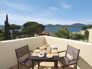 Les Capucines Saint Tropez Hotel in Gassin