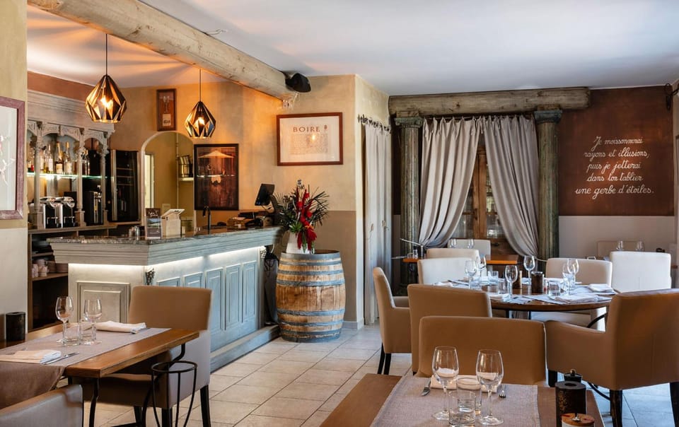 Mas De La Senancole & Spa Hotel in Gordes