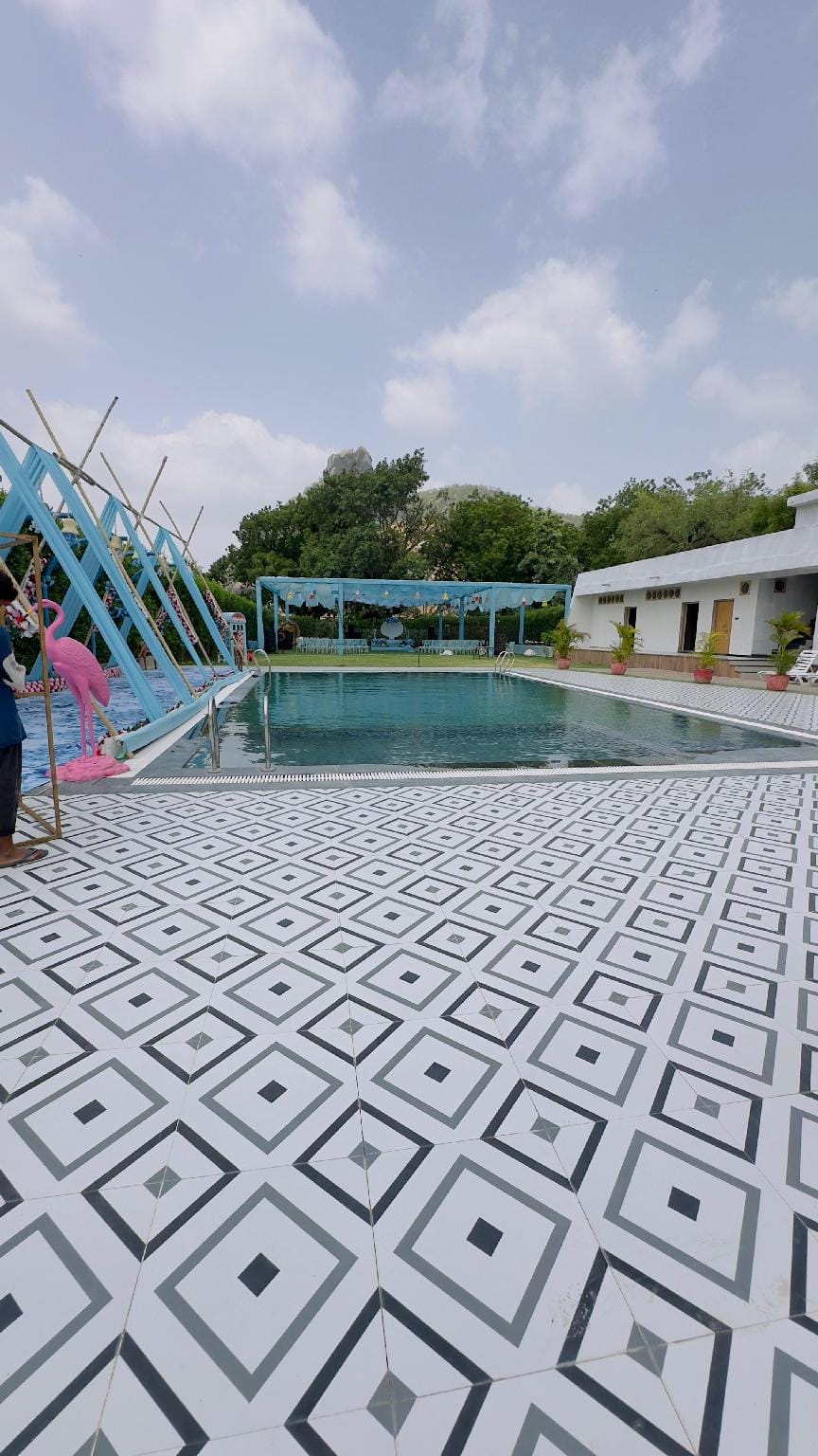 Swimming pool