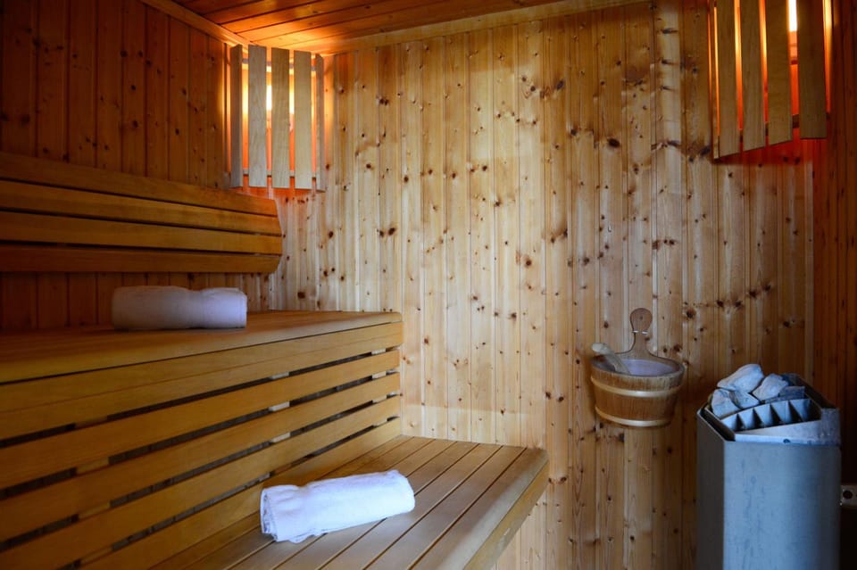 Contact hotel - Hotel Les Bleuets & SPA Hotel in Honfleur