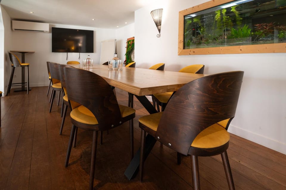 LOGIS HOTEL - La Petite Rade Hotel in Le Havre