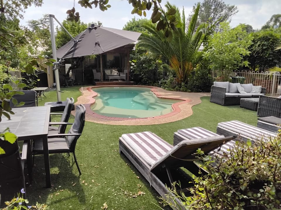 Coach House Inn Inn in Porepunkah