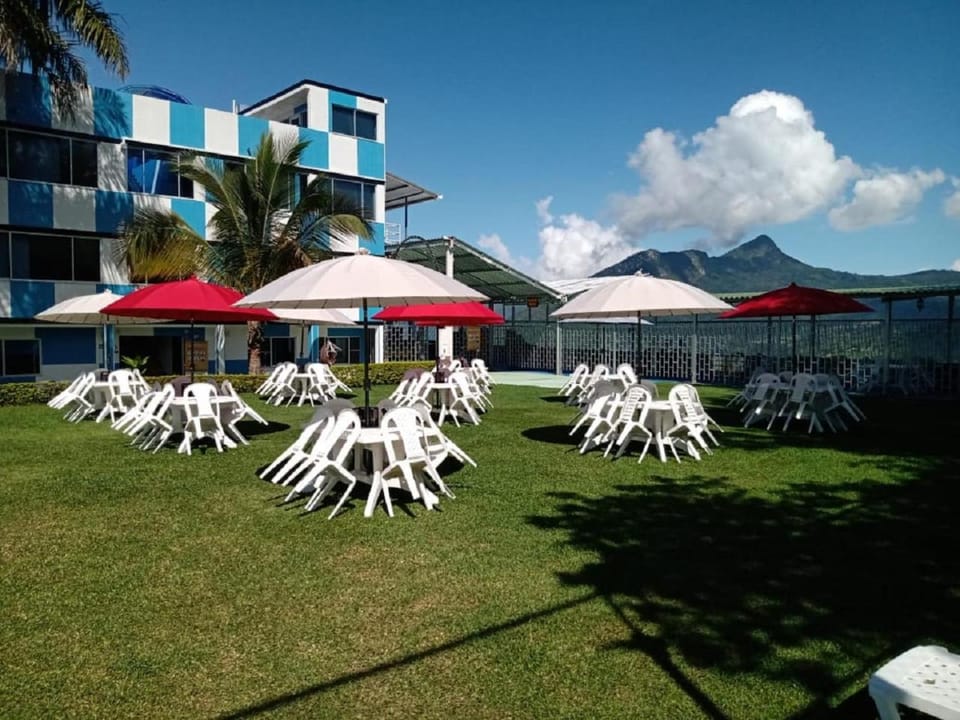 Hotel Barcelona Chinauta Hotel in Cundinamarca, Colombia