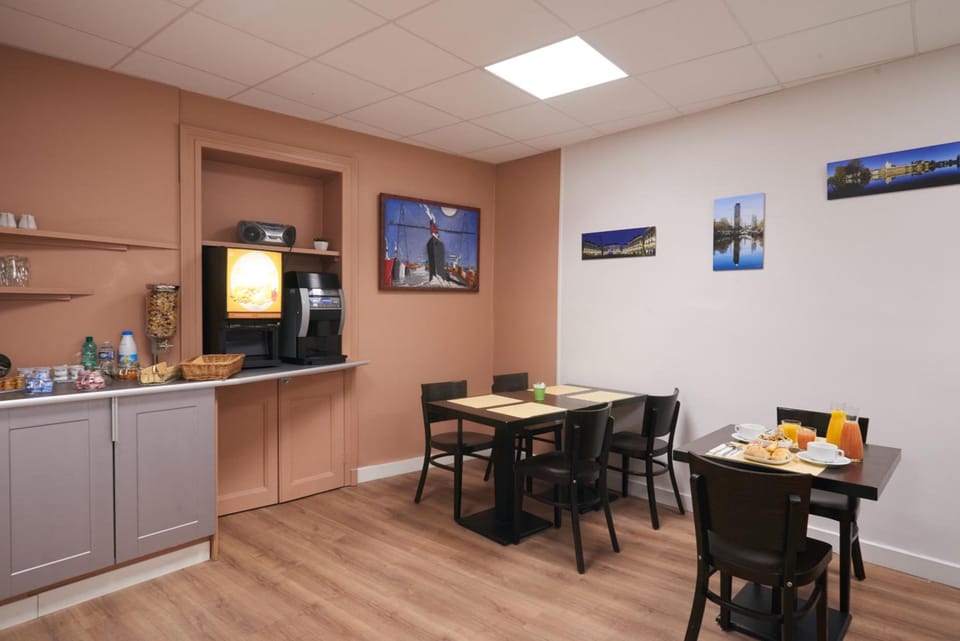 Hotel Le Petit Duquesne Hotel in Nantes