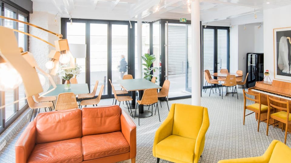 Shared lounge/TV area