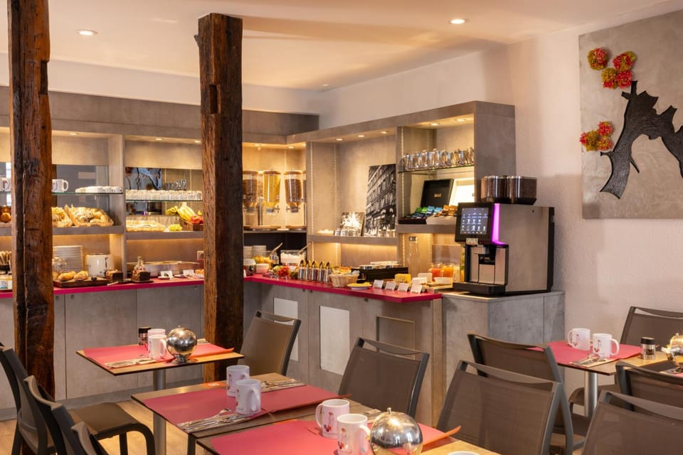 Hotel Du Plat d'Etain Hotel in Paris