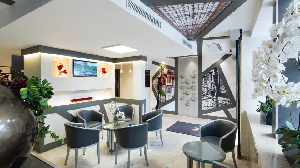 Hotel Du Plat d'Etain Hotel in Paris