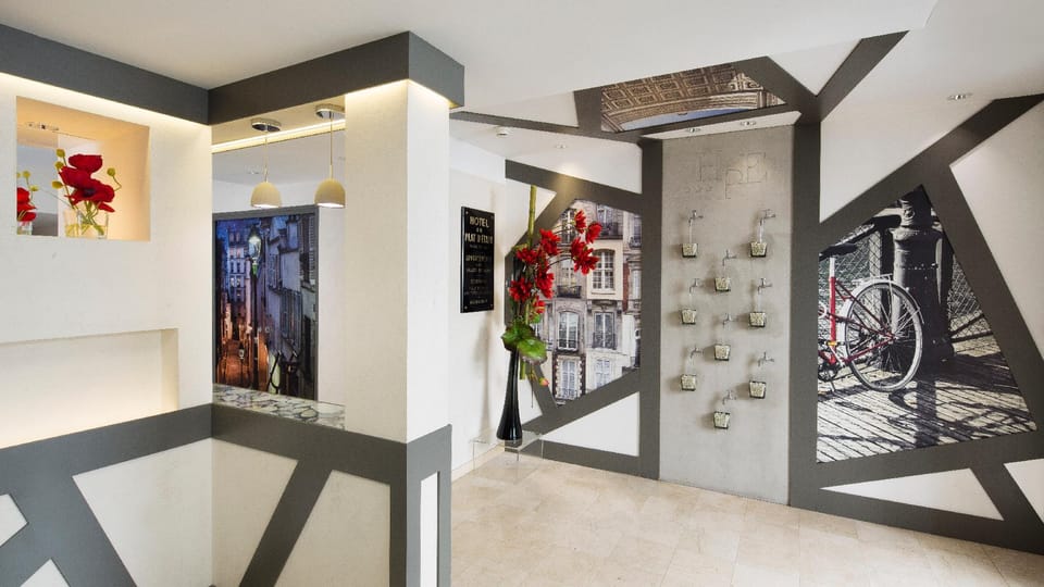 Hotel Du Plat d'Etain Hotel in Paris