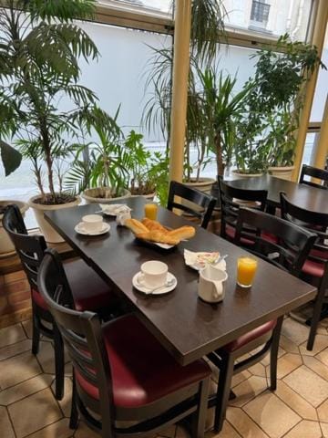 Hotel Jarry Confort Hotel in Paris