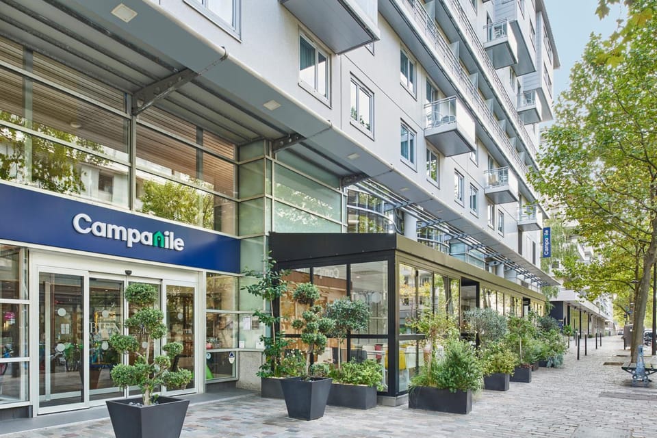 CAMPANILE PARIS 12 - Bercy Village Hotel in Paris