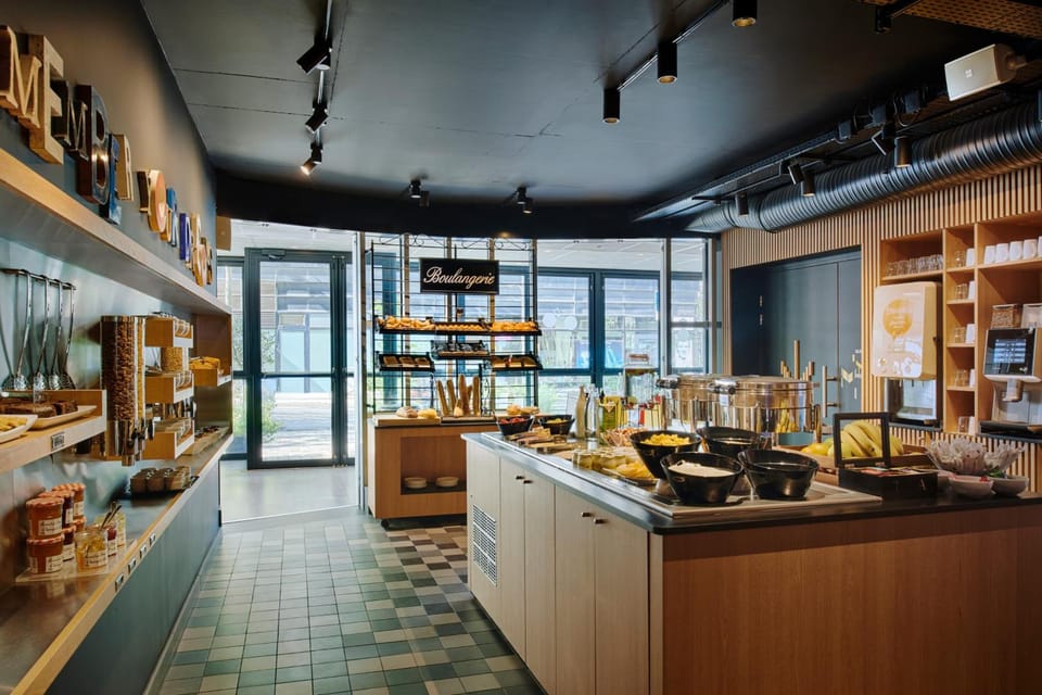 CAMPANILE PARIS 12 - Bercy Village Hotel in Paris