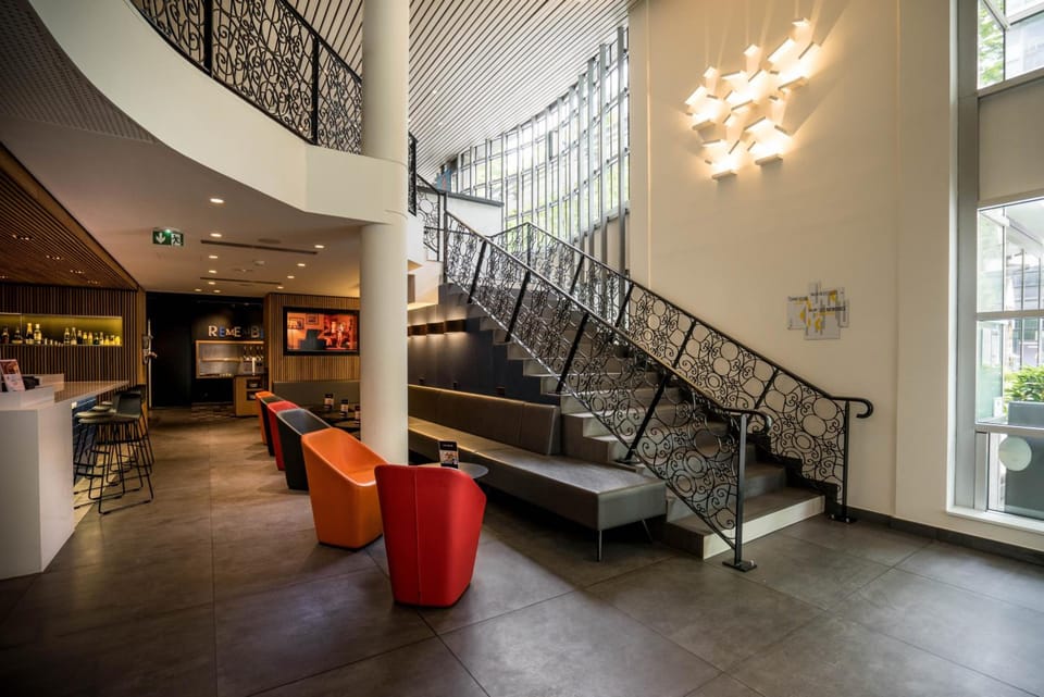CAMPANILE PARIS 12 - Bercy Village Hotel in Paris