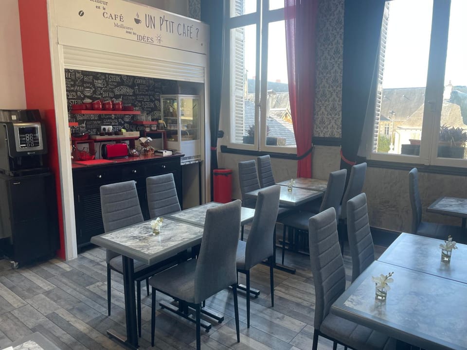 Hotel Au Chapon Fin Hotel in Poitiers
