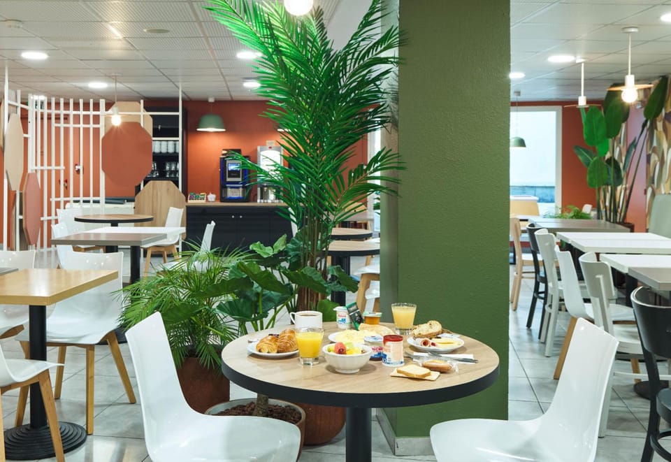 B&B Porte de la Villette Hotel in Aubervilliers